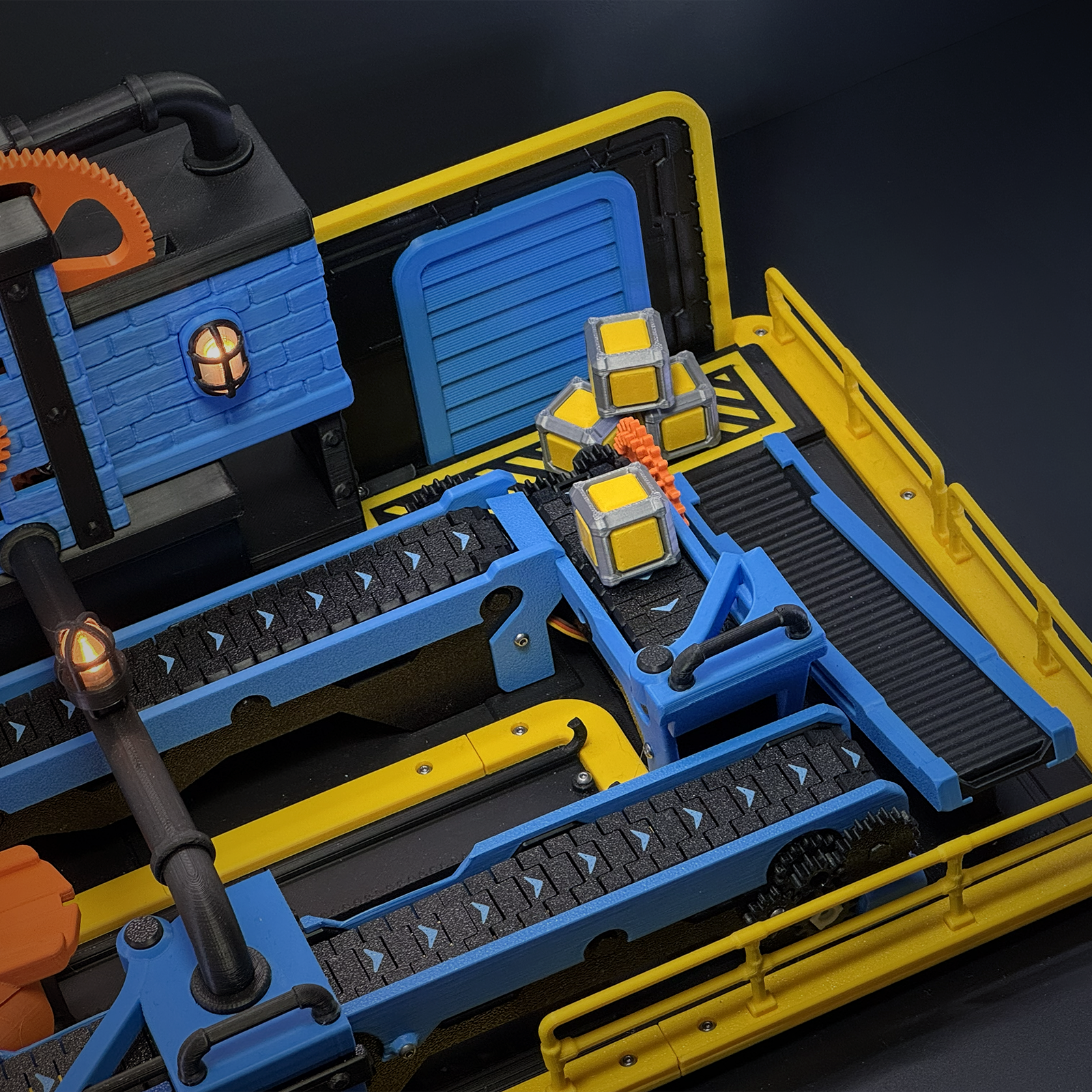 The Crazy Factory - CyberBrick RC | Bambu Lab Asia Store