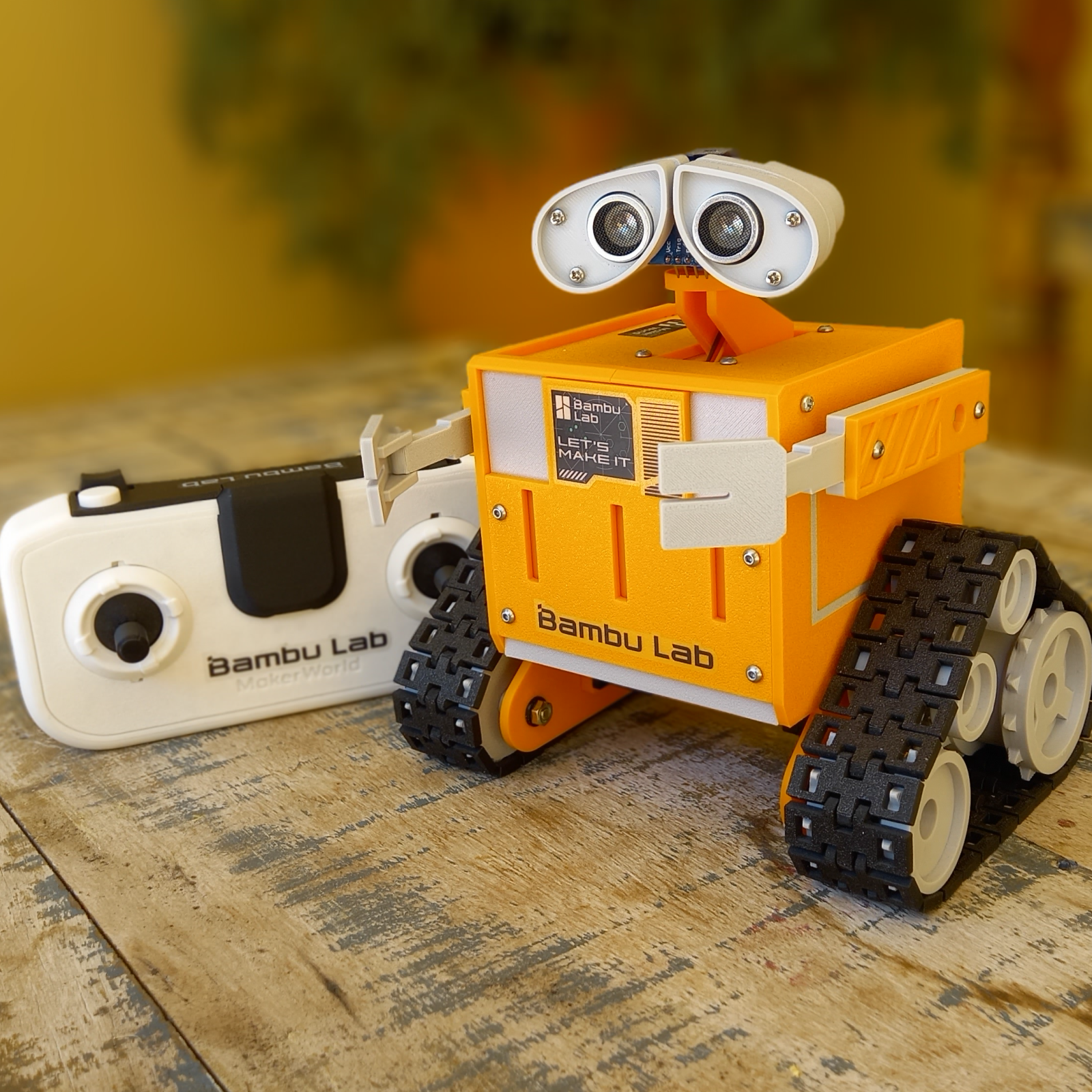 YES / Droid-e3D Robot - Remote Control included - ZL024