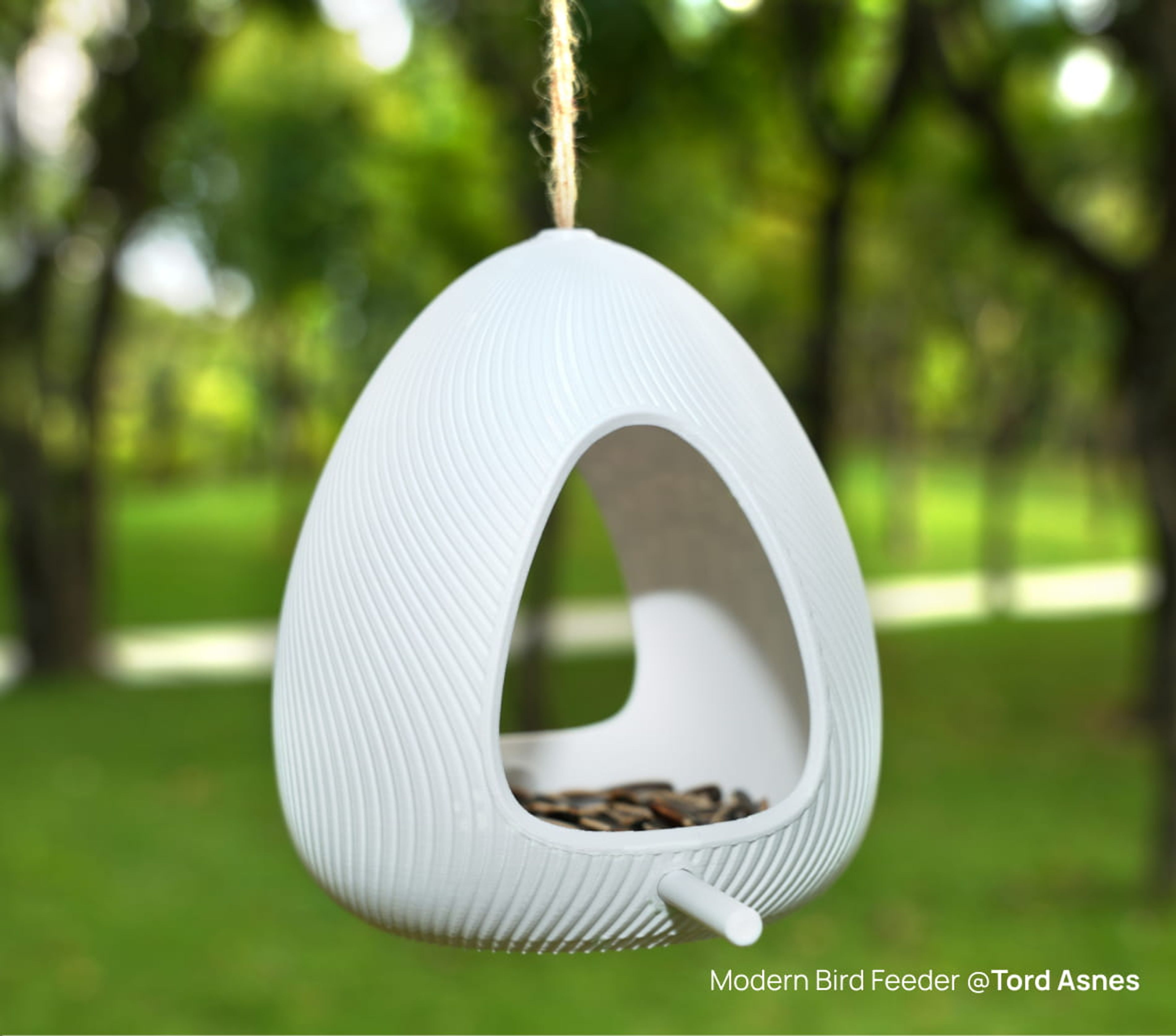 Engineered for long-lasting performance in outdoor environments, Bambu Lab PETG Basic combines durability with affordability. Its strong resistance to water, UV, and temperature makes it a highly cost-effective option for outdoor applications. From garden labels to bathroom accessories, it’s a practical, budget-friendly choice for prints that need to withstand everyday conditions.
