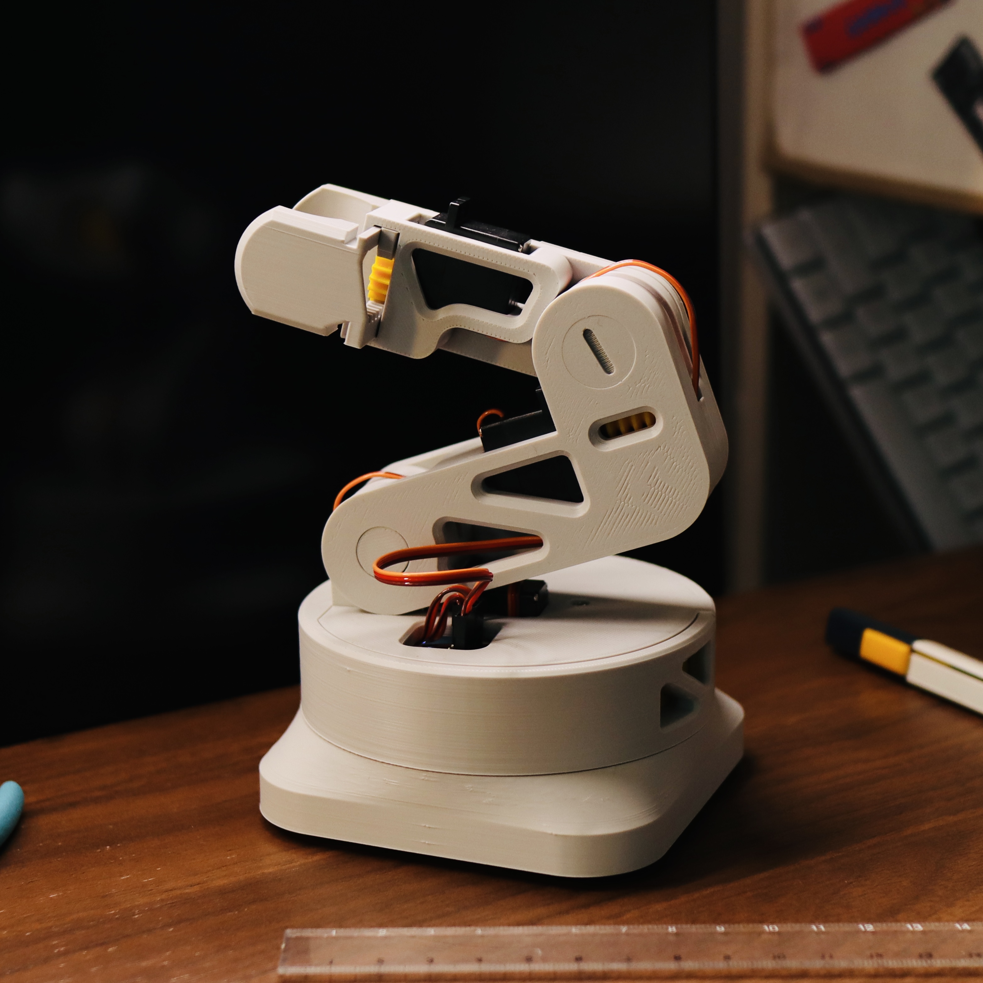 ルビーページ L-ONE Desktop Robotic Arm - CyberBrick RC | Bambu Lab US Store